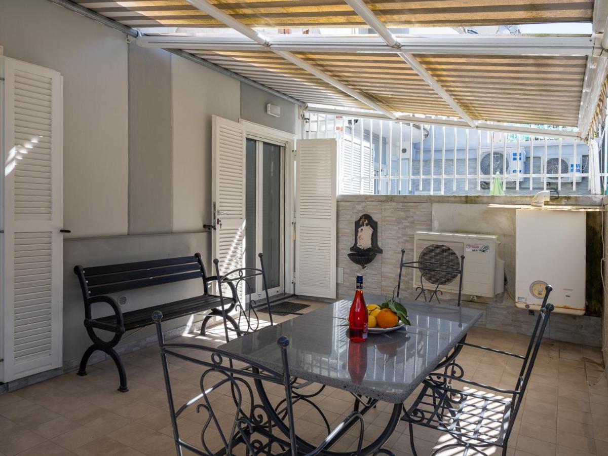 شقة La Dolce Vita Relax - Cozy Apt In سورينتو المظهر الخارجي الصورة
